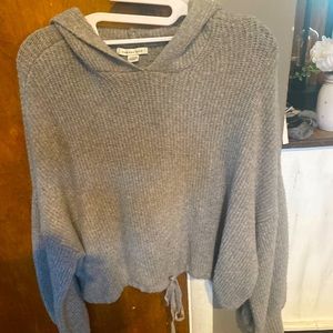 American Eagle Outfitters gray sweater sweatshirt/hoodie
